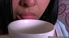 Big breasted chubby grandma Laura rubs her pussy in high quality home made jerk off clips