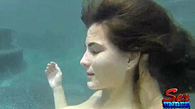 Molly Jane's Erotic Mermaid Strips Underwater!