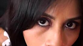 Chica vestida de gatita paga sesión de fotos con cogida y mamada 😏