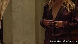 המשרתת לסבית מענגת?