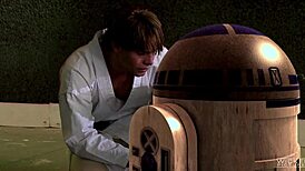 Kötü Obi Wan Kum Kızlarının Sıkı Kıçını Vuruyor