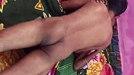 أوتاران20 - ولاد بنغالي يزنخوا بنت قرية بقوة في البيت