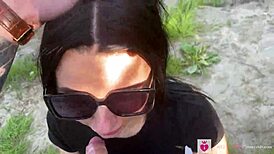 Ngobrol tentang blowjob liar dan anal dengan cewek 18+ di sungai