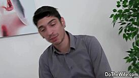 Η γλυκιά σύζυγος Άννα Ρέι παίρνει κώλο χτυπημένο ενώ ο άντρας κούκλος βλέπει