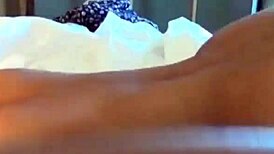 هيه، عايز تشوف الزوجة الهندية تتناك جامد من الثنائي المتزوجين في نيك متوحش؟