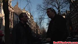 โสเภณีดัตช์กล้าเสิร์ฟแตกในให้นักท่องเที่ยวสุดมันส์