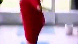 Hot Mature Mom MOMMAVEE Visits Step Cousin For Naked Yoga