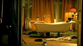 Scènes de sexe audacieuses de Lyubov Tolkalina exposées