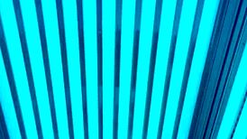 Kevin V toys himself in public tanning bed