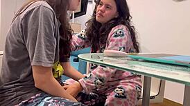 me tocé la vagina con mi amiga