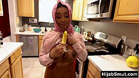 ebony muslim girl mastering blowjobs 😜
