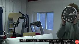 Kötözött versenyzők versenyeznek arcüléssel, punci kötözéssel és orgazmus játékkal ivvill zenéjével