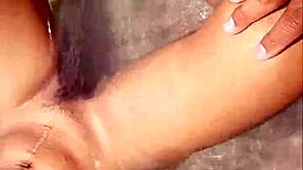 Susy enjoys quick beach moments with homemade vibes