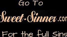 Étonnante Jeune Baise en Cuillère Fort Avant Chevauchée