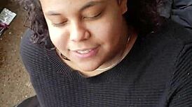 شوف حبيبتي تمص زبي في البيت المهجور وصاحبتها تشاهد