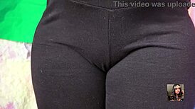 pregnant babe showing off that cameltoe look 👀