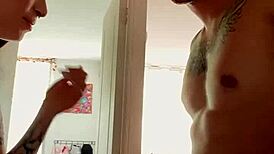 these couples are follando in the kitchen