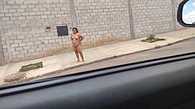 Mary Butterfly, passeio de carro nua, provocando caras lá fora! 😜