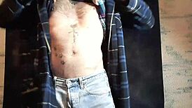 Hey, watch this gay solo jerking off in Spain with pussy and cock vibes