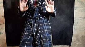 Hey, watch this gay solo jerking off in Spain with pussy and cock vibes