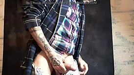 Hey, watch this gay solo jerking off in Spain with pussy and cock vibes