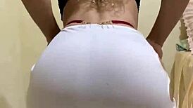 fudendo a cacheada gostosa de mini saia ate gozar com amadores