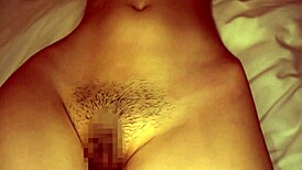 Remaja Jepun cantik mahu duit, seks mentah dengan lelaki tua beruniform.