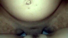 La propia puta college cabalgando y me dejaron el coño bien mojado de semen.