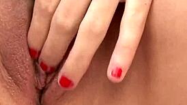 taylor vixen enjoys a relaxing country masturbation session