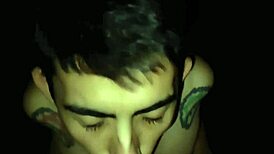 Dei carona e explorei o rapaz de forma intensa no pelo.