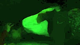 Dei carona e explorei o rapaz de forma intensa no pelo.