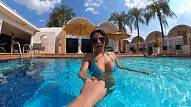 a morena wanted to give me her ass in the pool for anal fuckin!