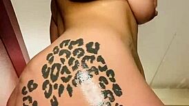 Christina Fox Claps Oiled Ass!