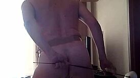 J'adore la dominatrice qui me fesse et m'attache en bondage mature 😈