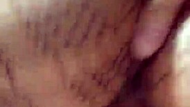 novinha linda do bundao dando a bucetinha de quatro