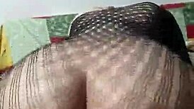 novinha linda do bundao dando a bucetinha de quatro