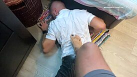 Max dom mars works in barcelona office with neighbors during amateurs session