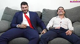 رجال مستقيمون شرسون في أزياء - ماجيك جافي وأدريان ديماس!