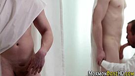 Gay Eldar Kneels For Deepthroat On Monster Cock