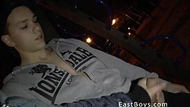 Paja nocturna en Praga con Mickey Rush se siente tan intensa