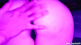 Ev boşken büyük kıçlı 18 yaşındaki üvey kız kardeşimin tatlı analını yiyorum