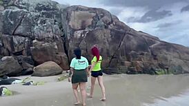 Cedo da manh� noix fazendo putaria na praia