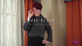 Groovy Club Evie Eliot Returns for Night Out