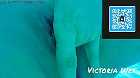 Victoria Wet Goes Wild Masturbating in Solarium!