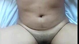 Mi amigo me usa como su chica y lo disfruto mucho