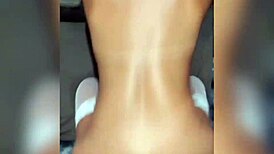 Putinha casada engasgando na rola do dotado em cena intensa.