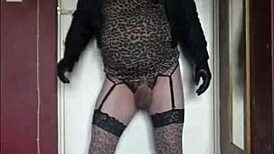 Bisexual crossdresser keeps peeing until he tastes yours