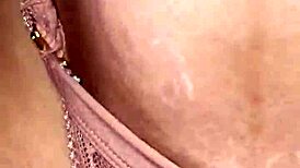 dame m�s, the lady in the story who asks for more in a simple tale of everyday requests