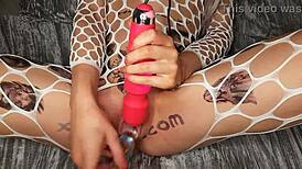 I, Sweetbutphysobitch, show my squirting shaved pussy on webcam with toys, oh god!