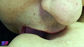 เขาเลียหีเปียกของฉันจนสุดยอด เลียหีเปียก